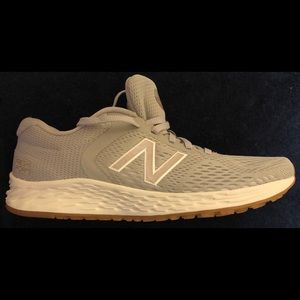 New Balance Arishi Fresh Foam Sneakers Like New 7B